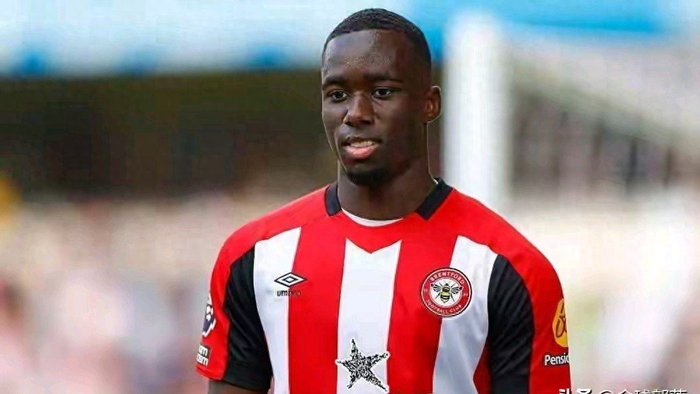 OD体育官方-曼市双雄开抢!21岁飞翼标价6000万,半个欧洲都坐不住了|曼城|皇马|托特纳姆热刺|巴黎圣日耳曼|布伦特福德_新浪体育_新浪新闻